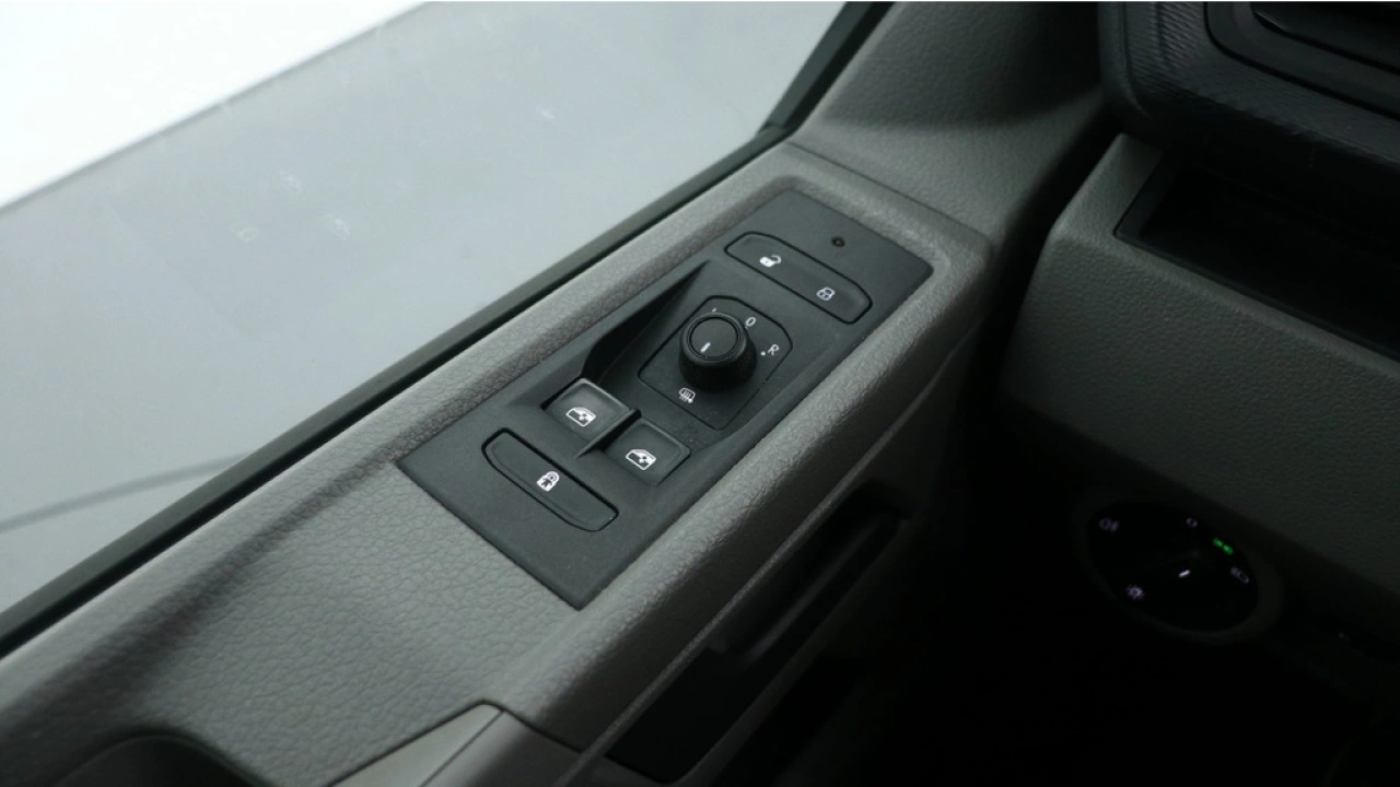 VW Bedrijfswagens Transporter L2H1 2.0 TDI 110pk Economy Business