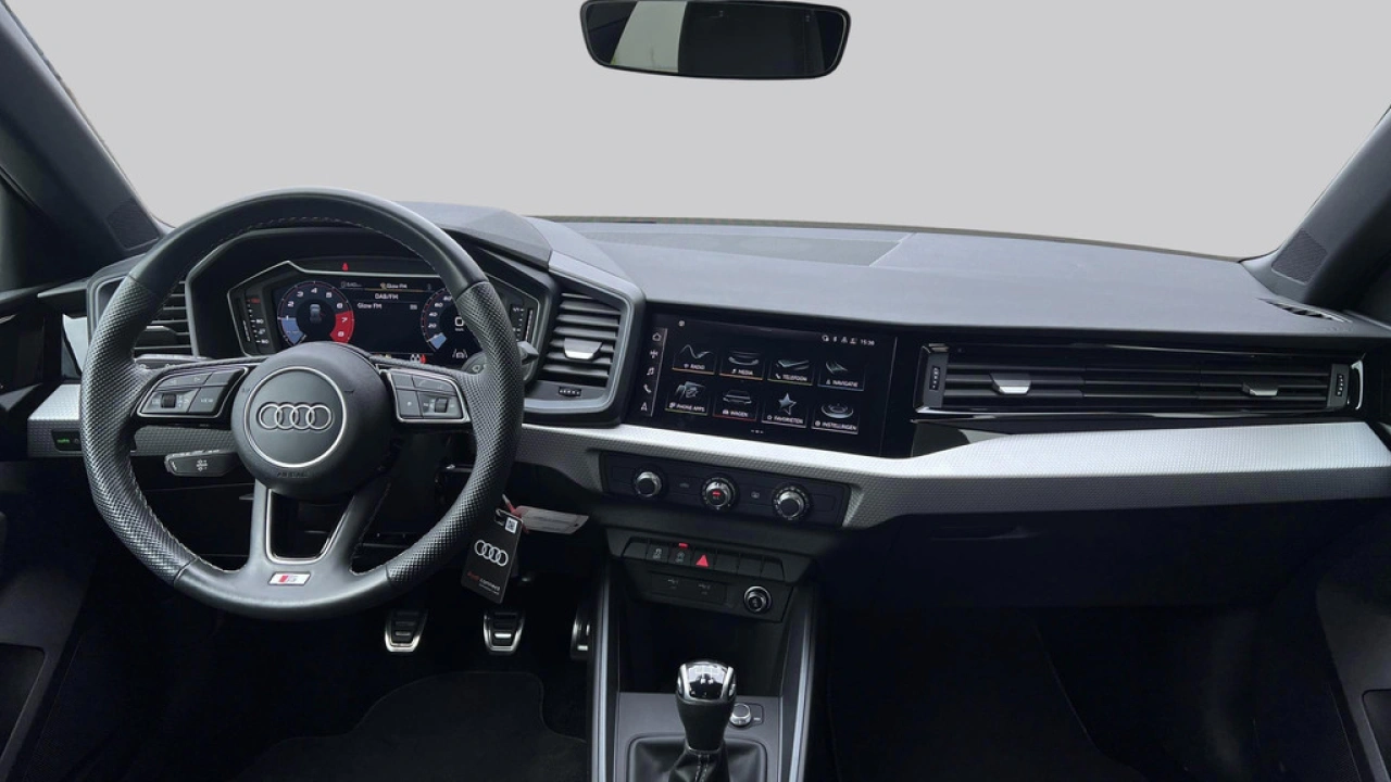 Audi A1 Sportback 25 TFSI 96Pk S Edition / LED / Privacy Glas