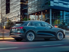 Goedkopere Audi e-tron dit jaar nog in de showroom en direct te reserveren