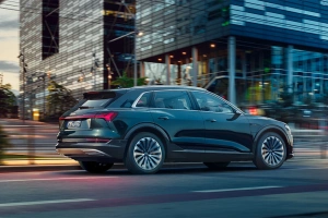 Goedkopere Audi e-tron dit jaar nog in de showroom en direct te reserveren
