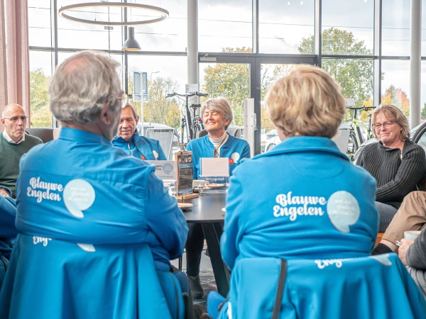 Een gastvrij welkom voor de Blauwe Engelen in 'de Huiskamer' van Van den Udenhout in Den Bosch