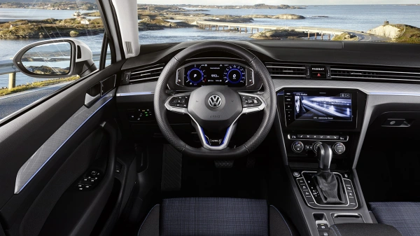 Het interieur van de vernieuwde Volkswagen Passat
