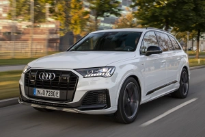 Stekkerversie Audi Q7 krijgt twee benzinemotoren