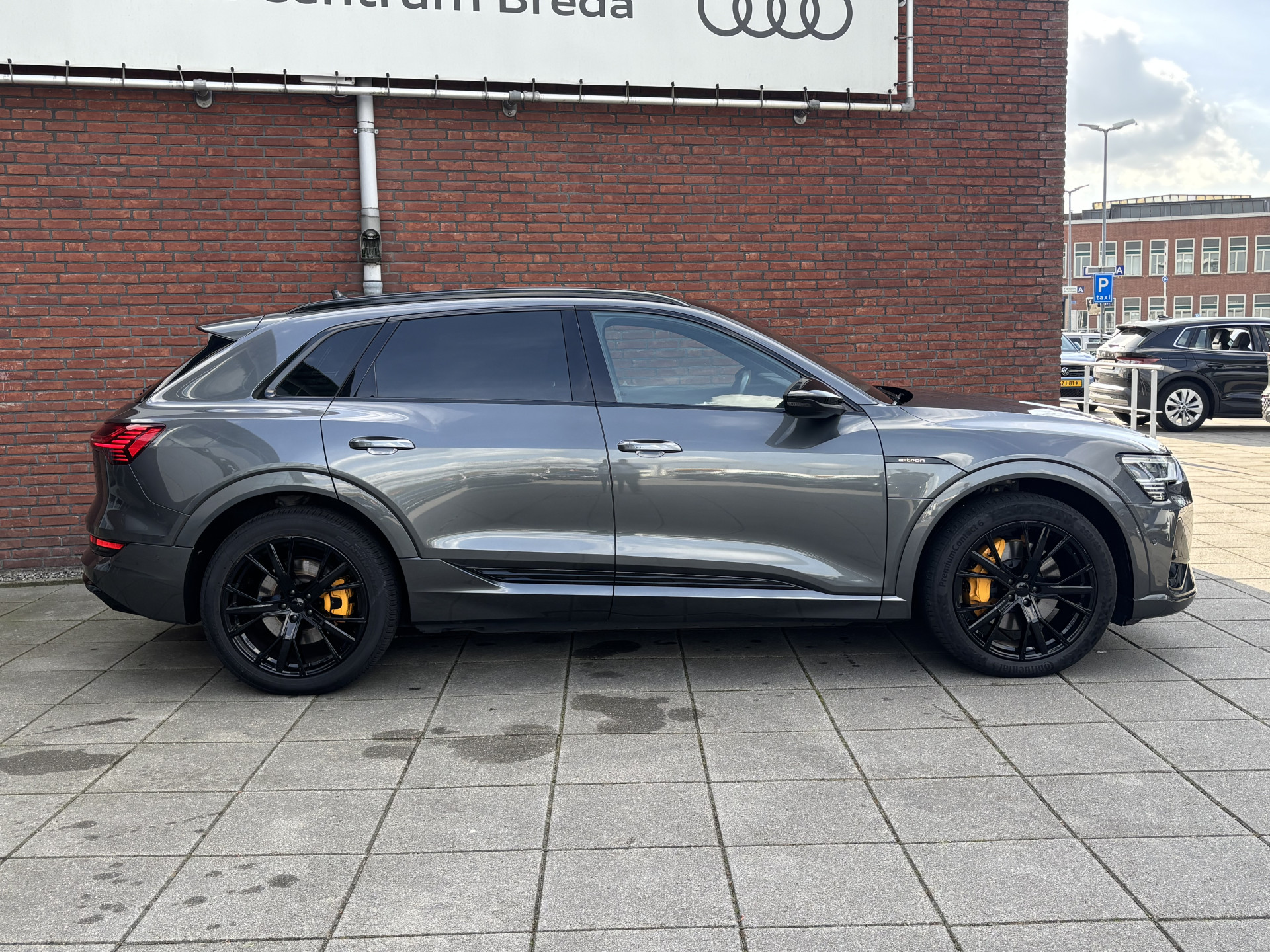 Audi e-tron