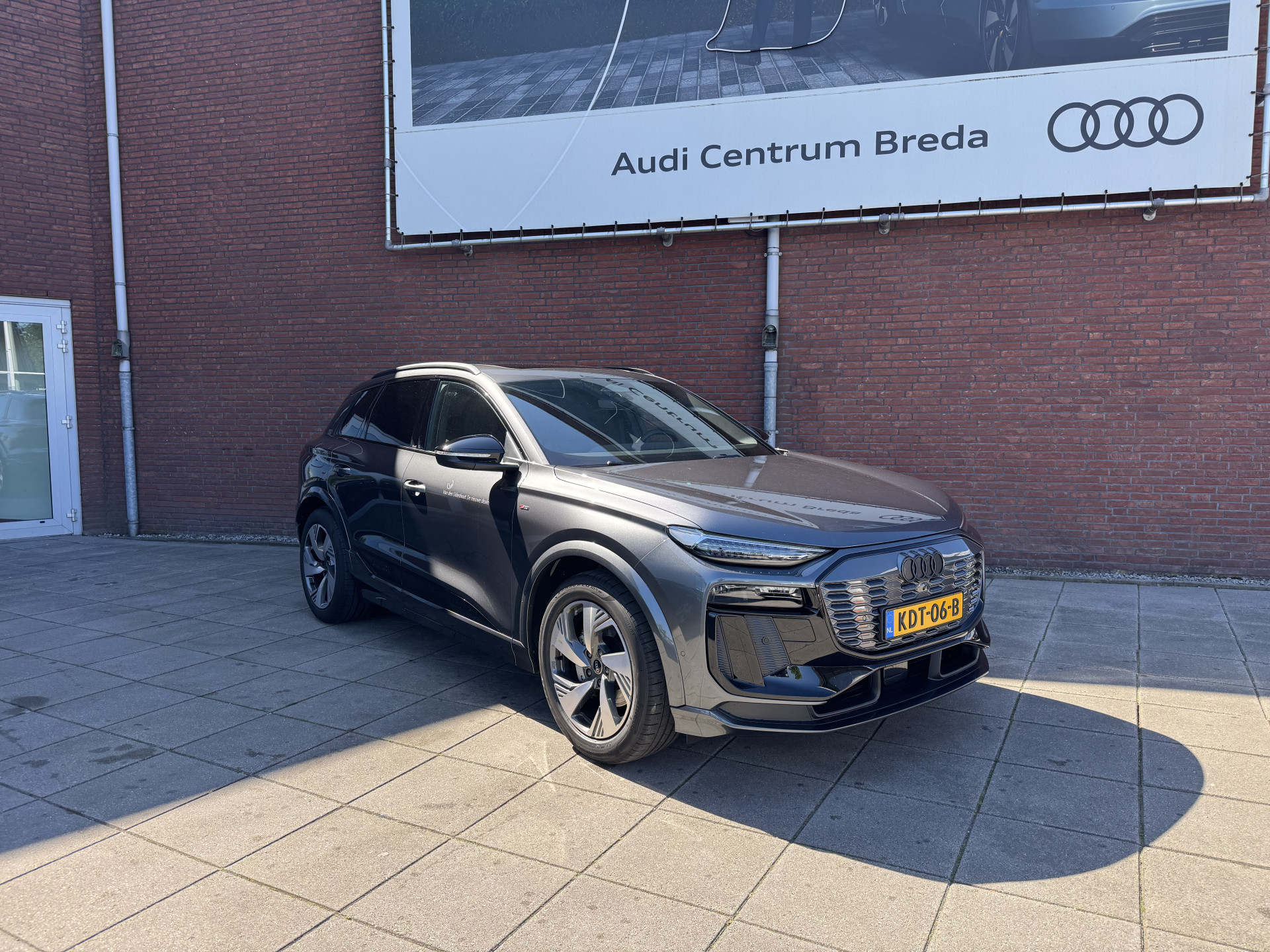 Audi Q6 SUV e-tron