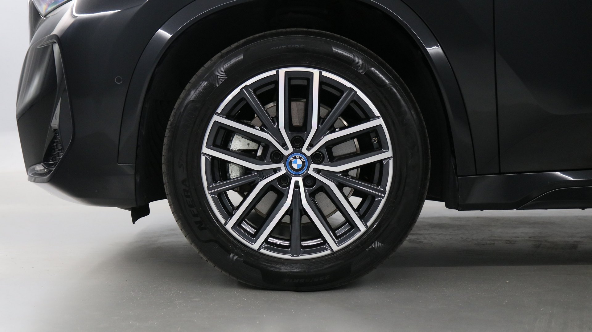 BMW iX1