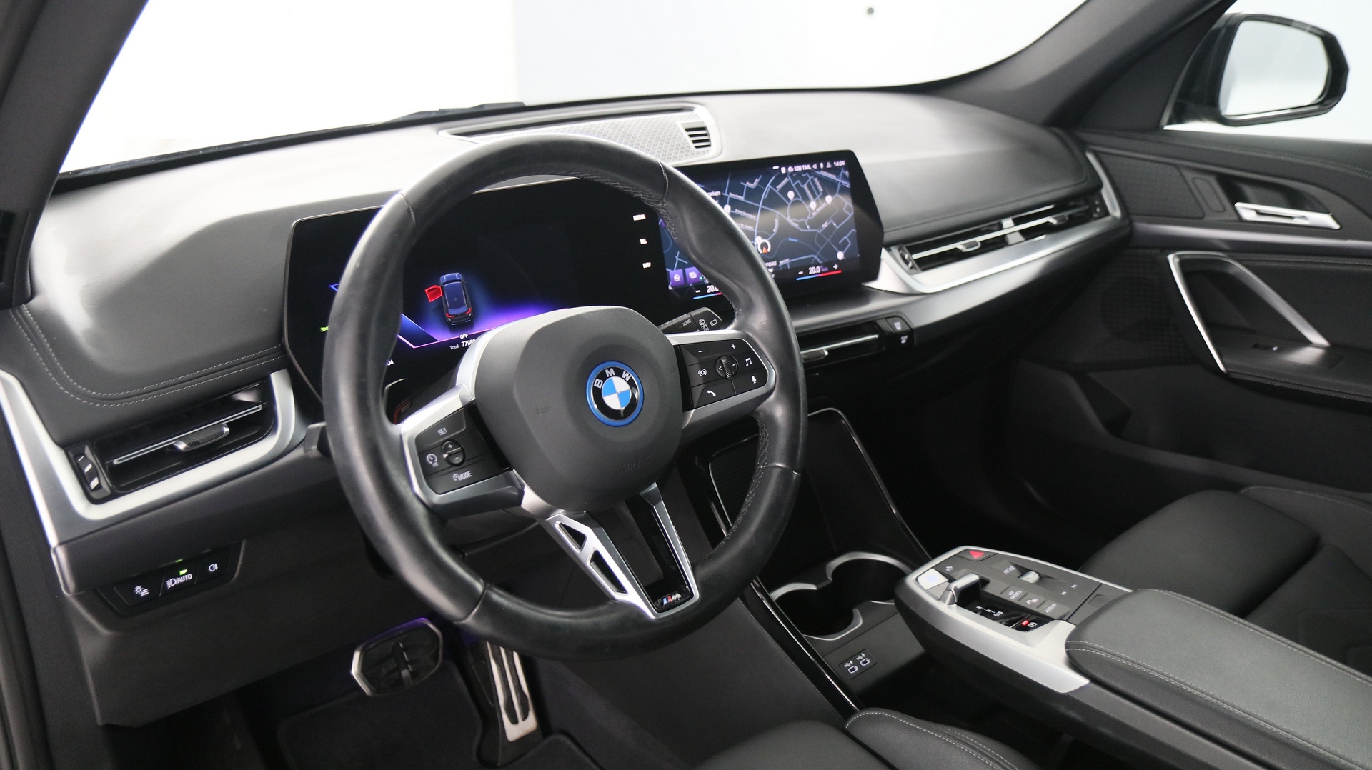 BMW iX1