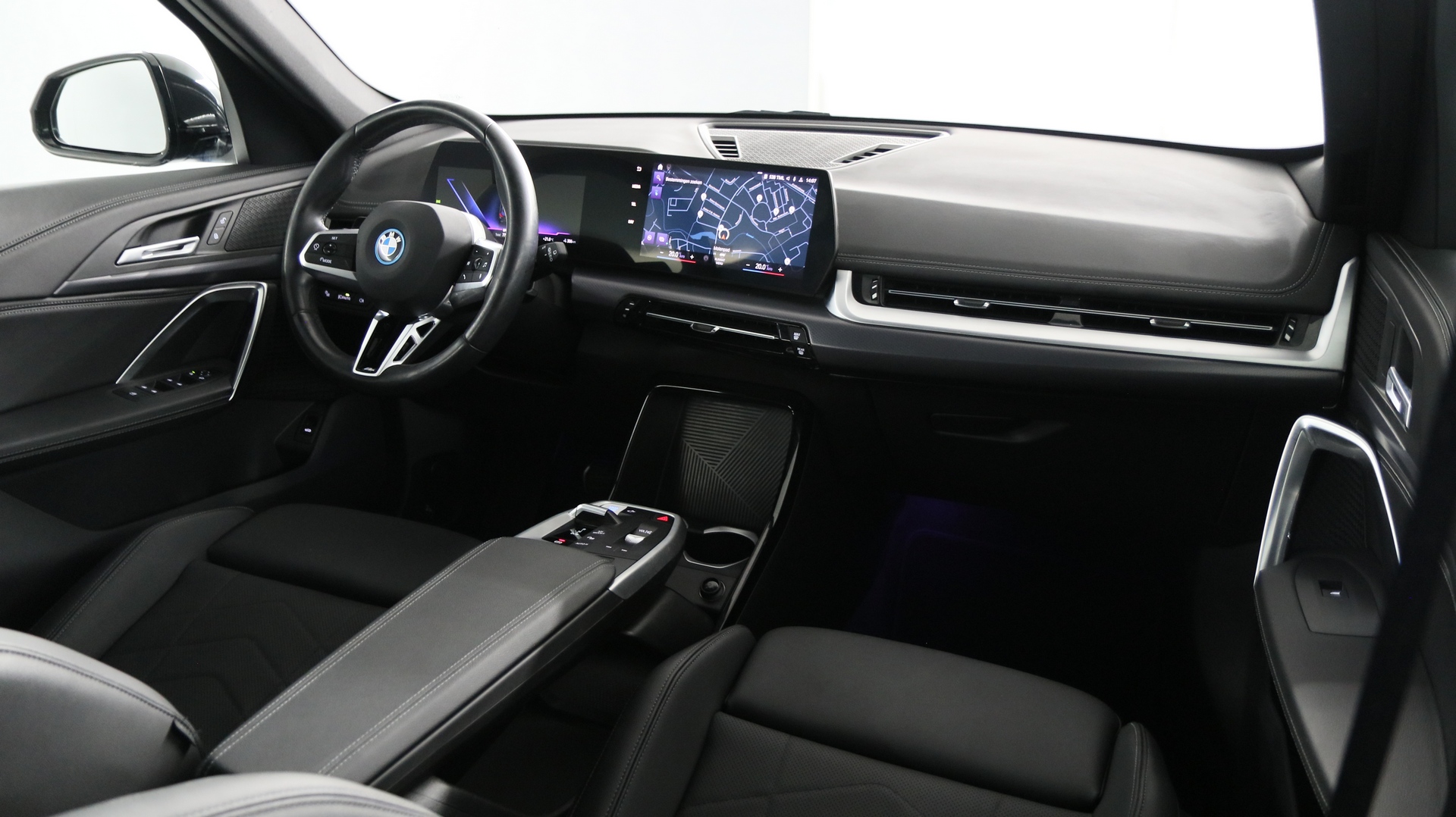 BMW iX1