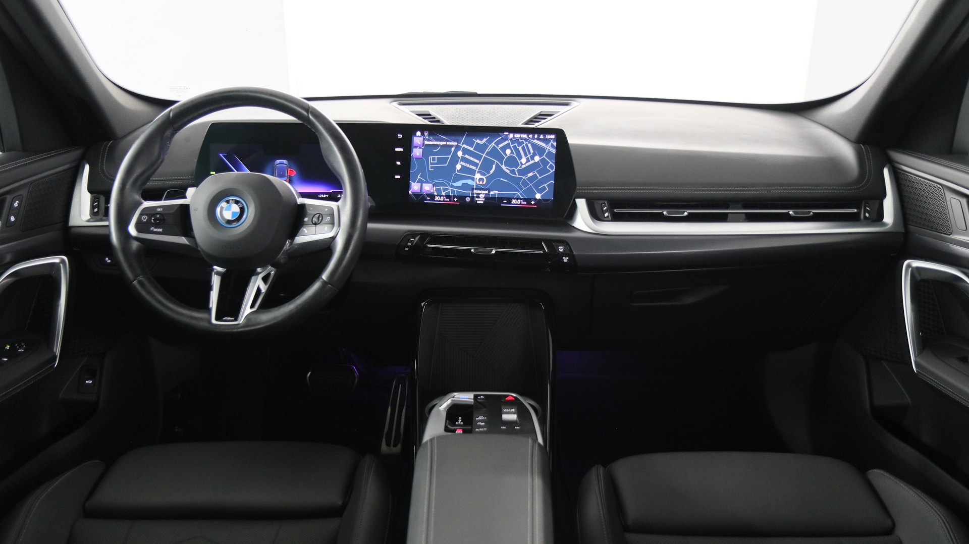 BMW iX1