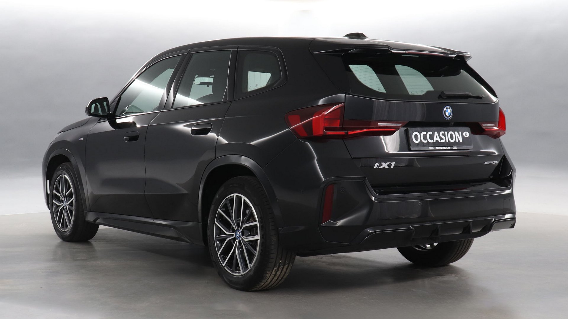 BMW iX1