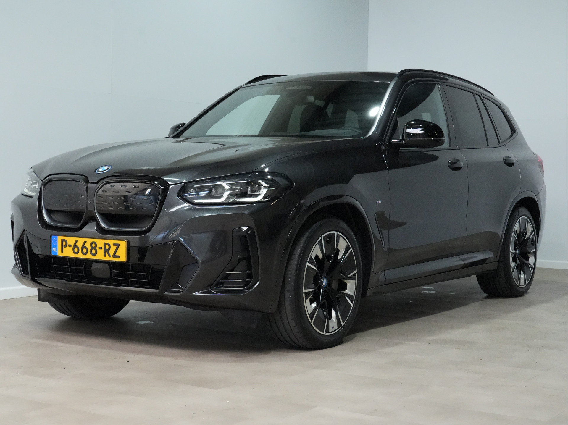 BMW iX3