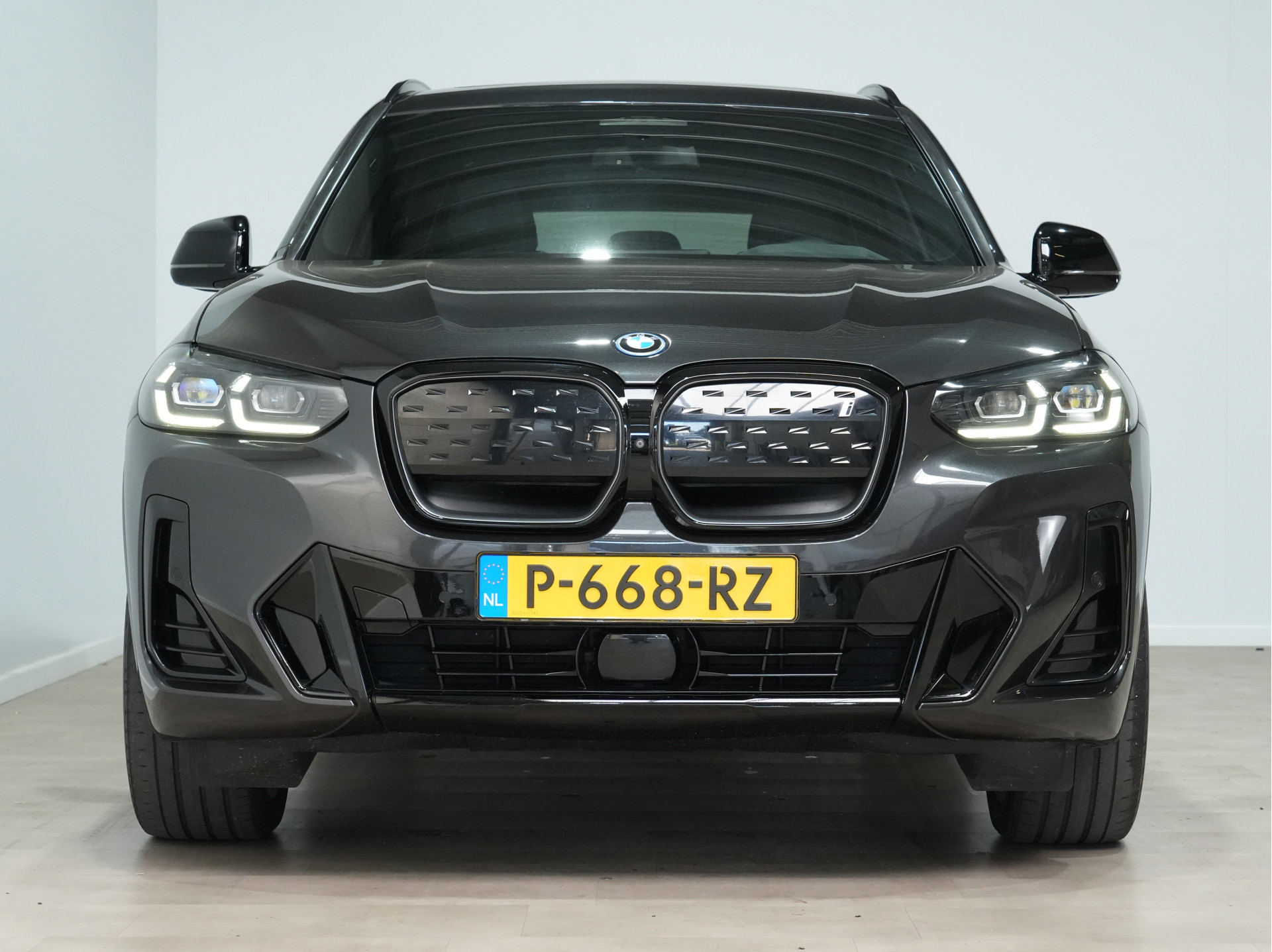 BMW iX3