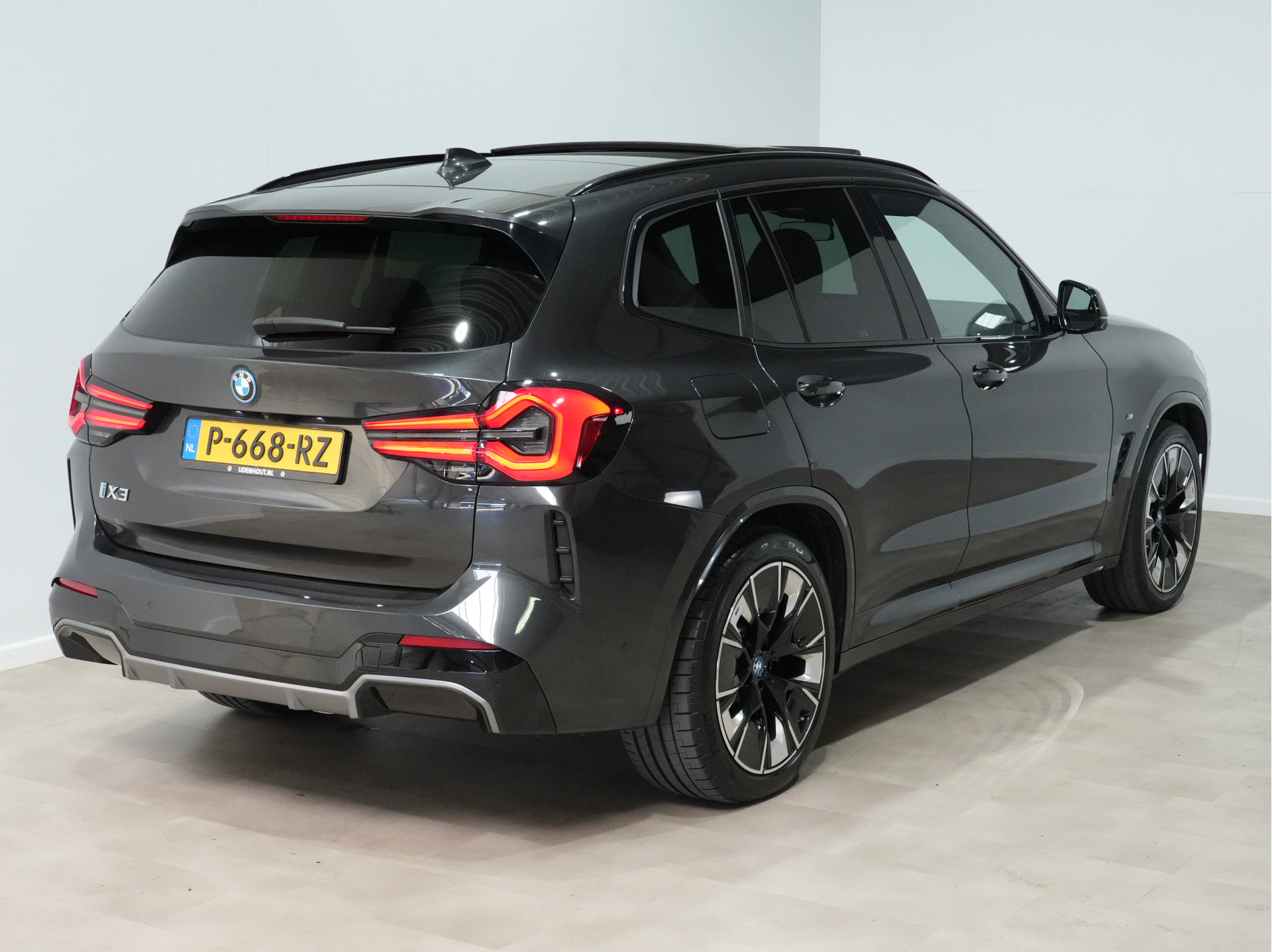 BMW iX3