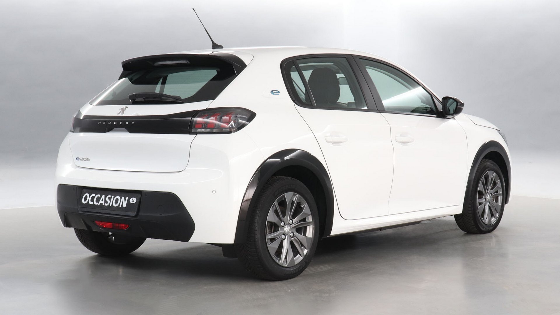 Peugeot e-208