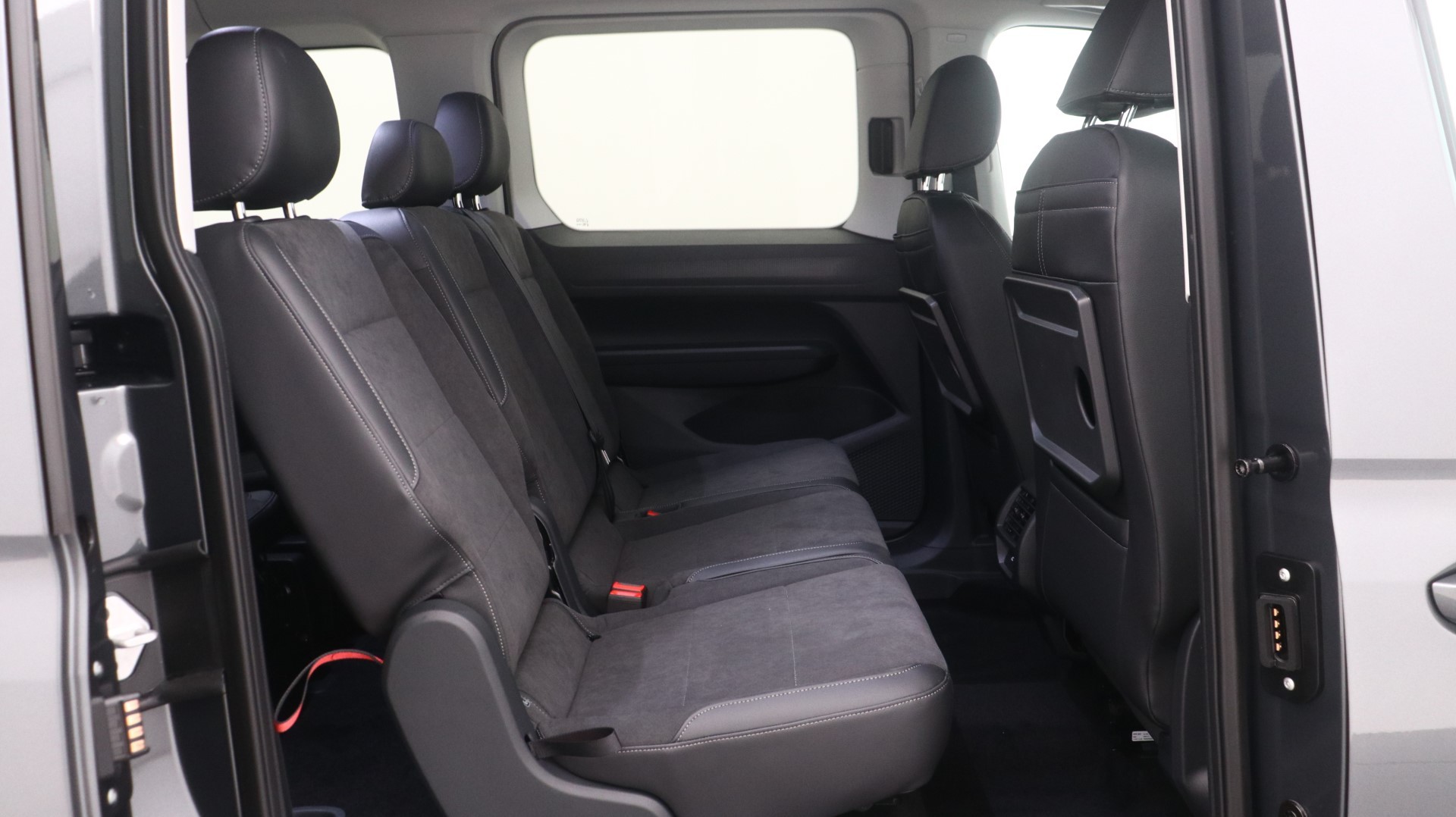 Volkswagen Caddy Kombi (5)