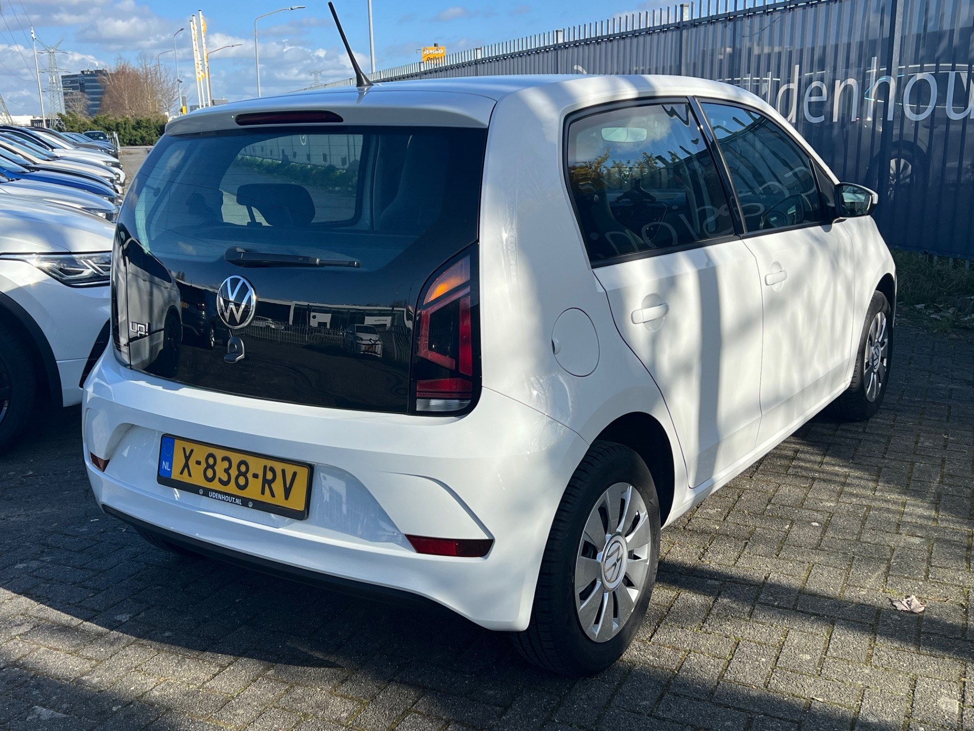 Volkswagen up!